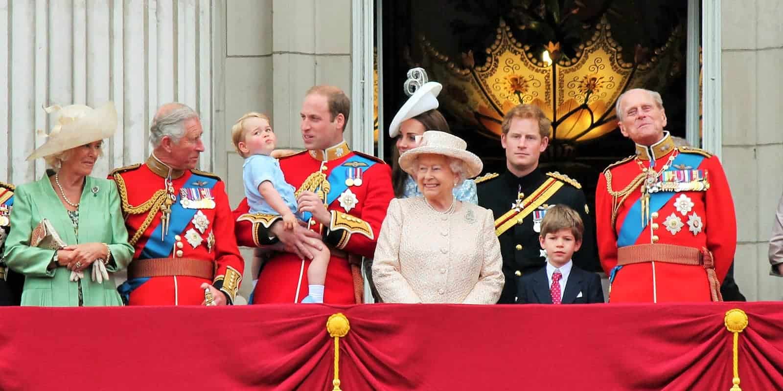 Queen Elizabeth II on a balcony surrounded by other members of the Royal Family of Britain.
